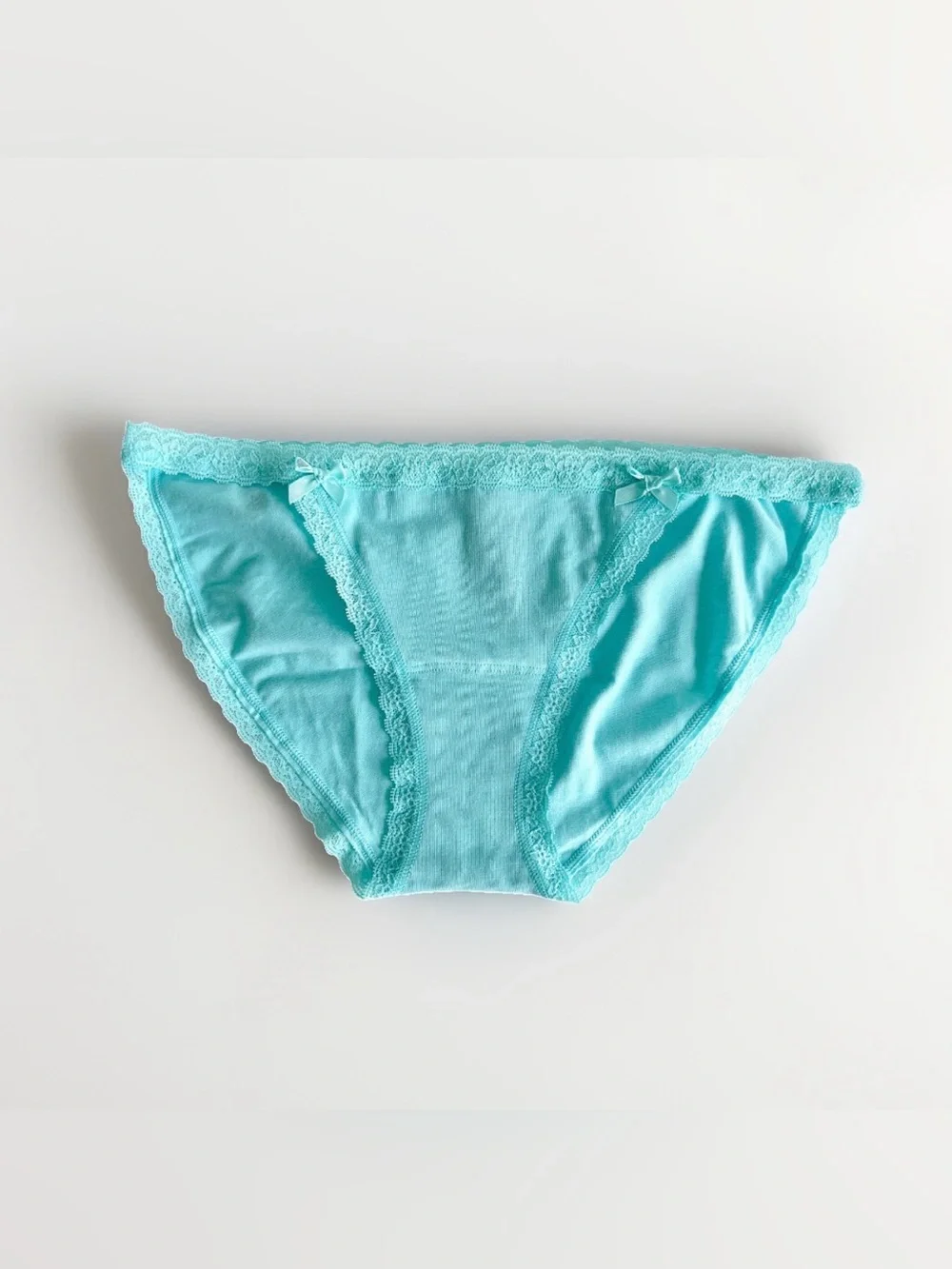 NWT Victoria’s Secret Aqua Turquoise Low-Rise String Bikini Panty - M